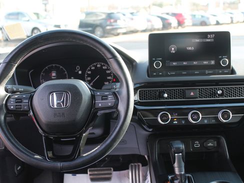 Used 2023 Honda Civic Sport image 18