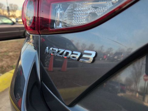 Used 2016 MAZDA MAZDA3 i Grand Touring image 13