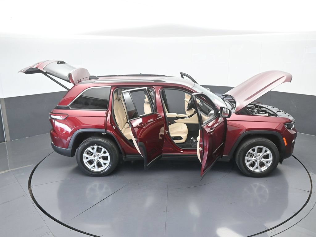 Used 2023 Jeep Grand Cherokee Limited w/ Trailer Tow Prep Group (B) RWD image 70