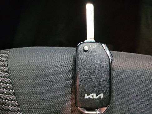 Used 2022 Kia Niro LX FWD image 32