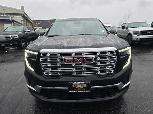 Used 2025 GMC Acadia Denali w/ LPO, Floor Liner Package image 10