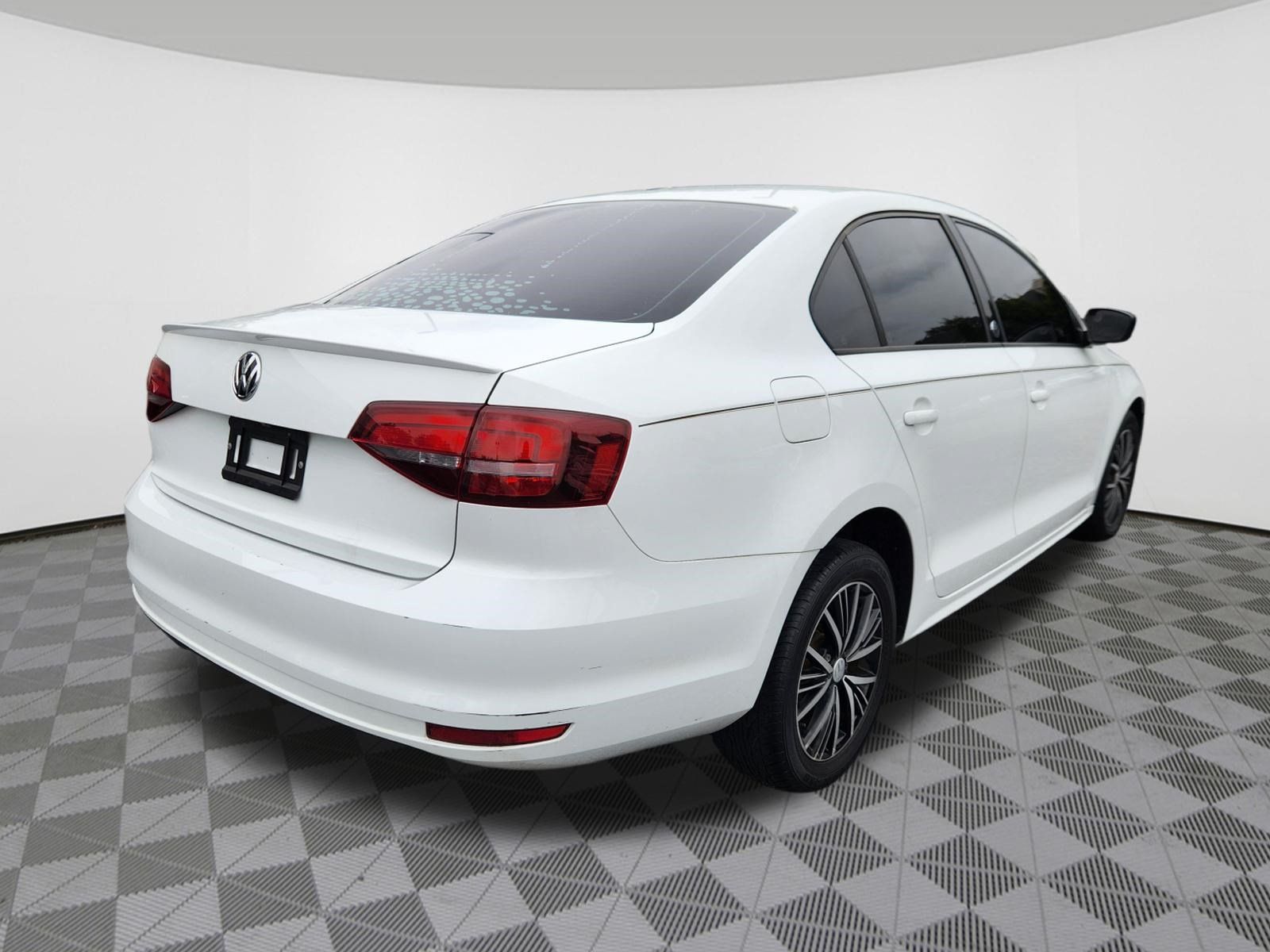 Used 2018 Volkswagen Jetta Wolfsburg Edition FWD image 4