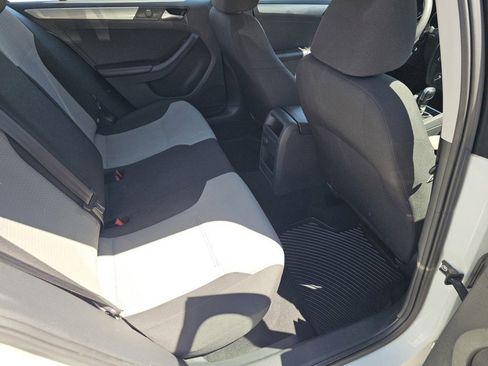 Used 2017 Volkswagen Jetta S FWD image 5