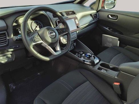Used 2024 Nissan Leaf SV Plus image 17