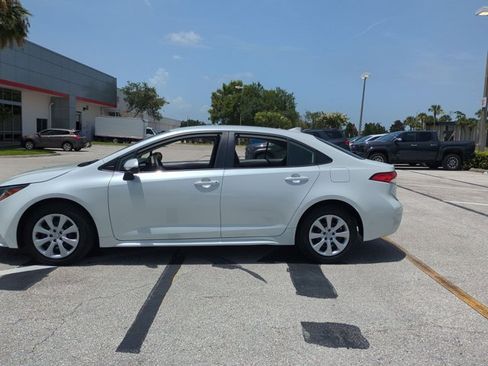 Used 2024 Toyota Corolla LE FWD image 9