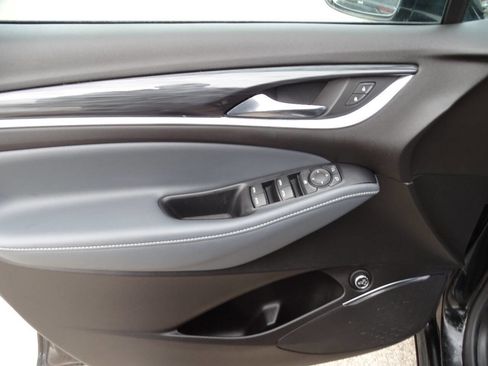 Used 2022 Buick Enclave Essence w/ Sport Touring Edition image 13