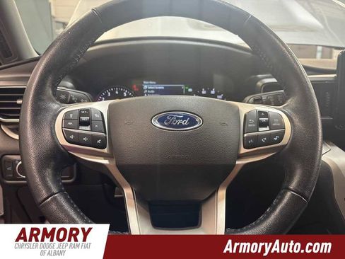 Used 2021 Ford Explorer XLT image 12