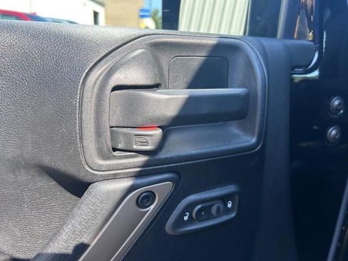 Used 2017 Jeep Wrangler 75th Anniversary image 18