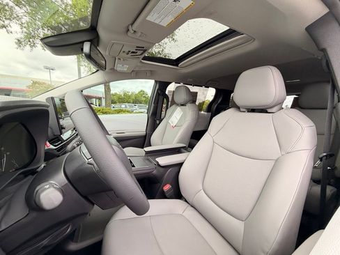 New 2026 Toyota Sienna XLE FWD image 17