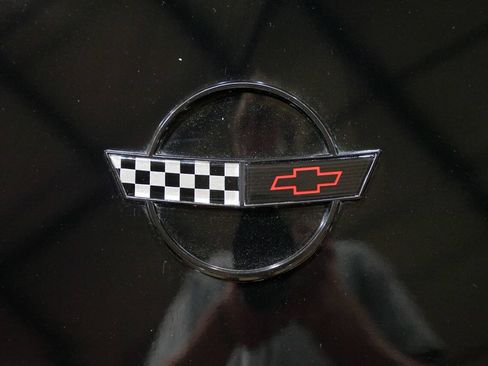 Used 1991 Chevrolet Corvette Coupe RWD image 21