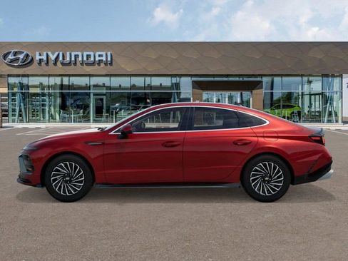 New 2025 Hyundai Sonata Limited image 3
