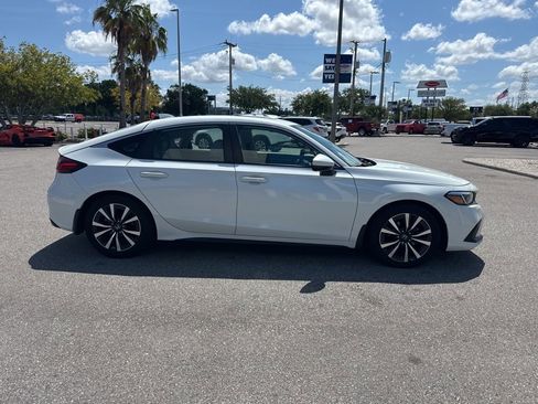 Used 2023 Honda Civic EX-L image 5