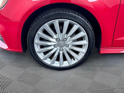 Used 2017 Audi A3 e-tron Premium Plus w/ Technology Package image 32