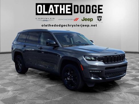 Used 2023 Jeep Grand Cherokee L Limited w/ Luxury Tech Group II image 31