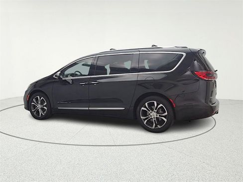 Used 2022 Chrysler Pacifica Pinnacle image 5