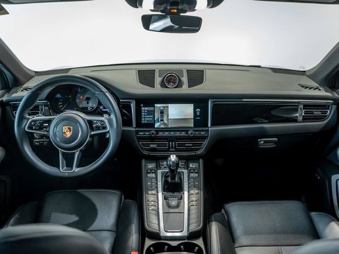 Certified 2021 Porsche Macan S AWD/4WD image 19
