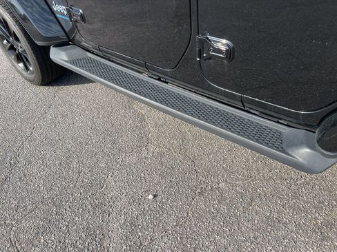 Used 2023 Jeep Wrangler Unlimited Sahara w/ Cold Weather Group image 11