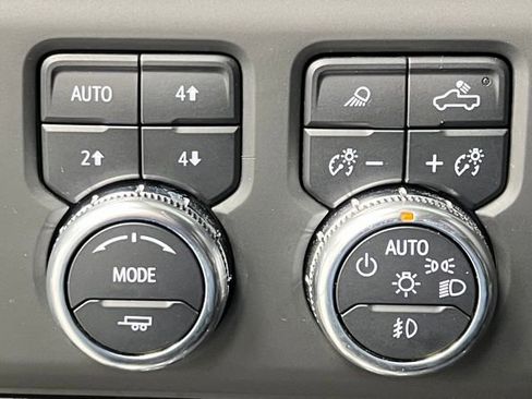 Used 2024 GMC Sierra 2500 Denali w/ Technology Package AWD/4WD image 29