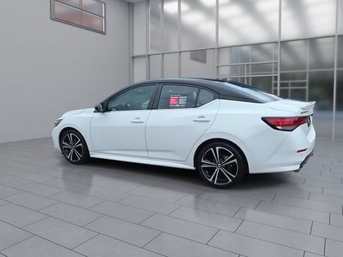 Certified 2023 Nissan Sentra SR w/ SR Premium Package FWD image 6