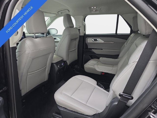 Used 2026 Ford Explorer Active w/ Active Comfort Package AWD/4WD image 12