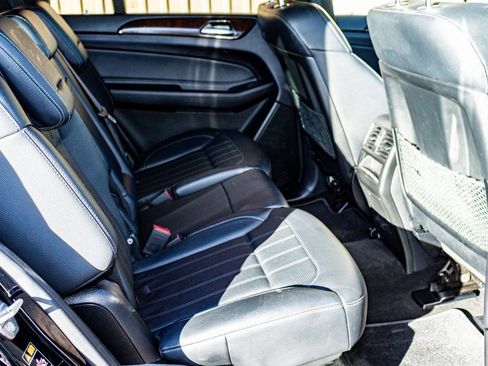 Used 2019 Mercedes-Benz GLS 450 4MATIC image 24