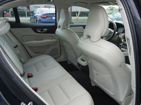 Used 2020 Volvo S60 T6 Momentum w/ Premium Package AWD/4WD image 22
