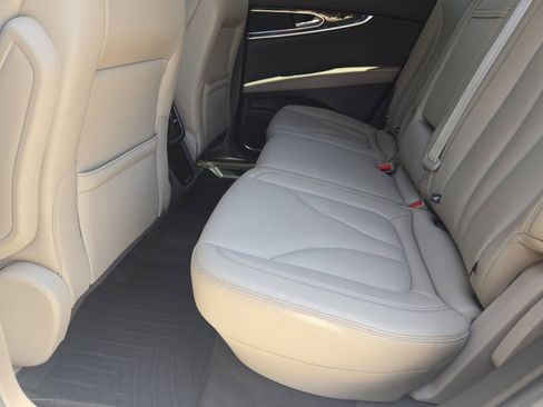 Used 2022 Lincoln Nautilus FWD w/ Premium Package image 32