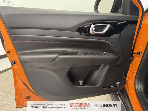 New 2026 Jeep Compass Trailhawk w/ Sun, Sound & Navigation Group AWD/4WD image 16