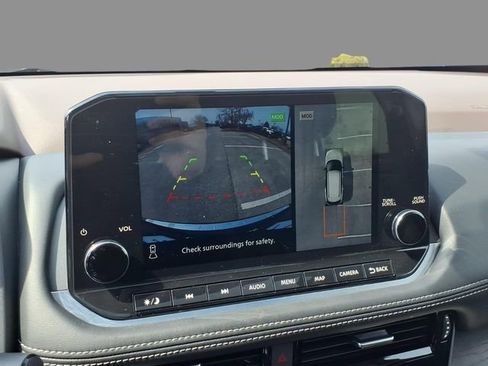 Used 2023 Nissan Rogue Platinum image 27