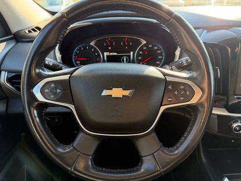 Used 2018 Chevrolet Traverse LT image 18