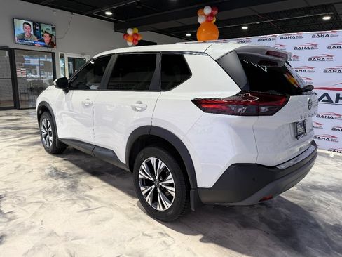Used 2023 Nissan Rogue SV image 10
