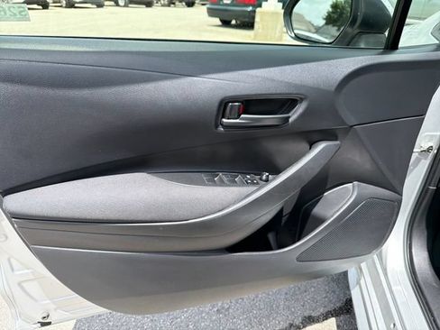 Used 2025 Toyota Corolla LE FWD image 16