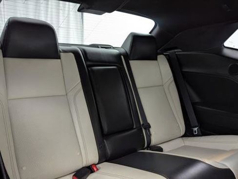 Used 2015 Dodge Challenger R/T Plus image 17