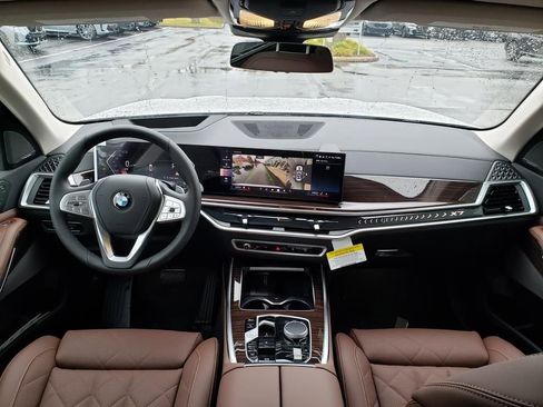 New 2026 BMW X7 xDrive40i w/ Premium Package image 17