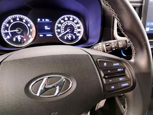 Used 2021 Hyundai Venue SEL image 31