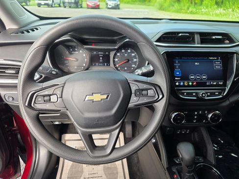 Used 2022 Chevrolet TrailBlazer LT w/ Convenience Package AWD/4WD image 13