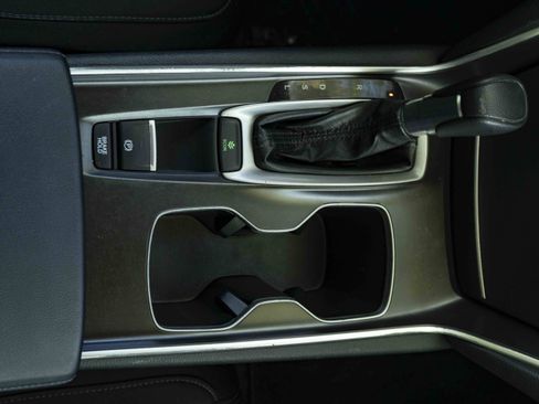Used 2019 Honda Accord LX image 27