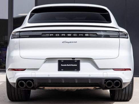 Certified 2025 Porsche Cayenne Coupe AWD/4WD image 10