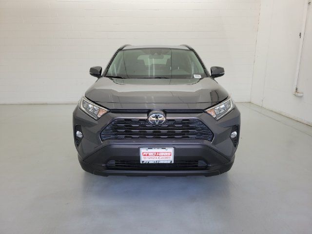 Used 2019 Toyota RAV4 XLE FWD image 3