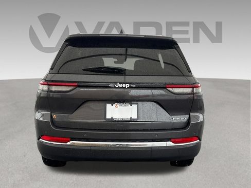 Used 2025 Jeep Grand Cherokee Laredo RWD image 4
