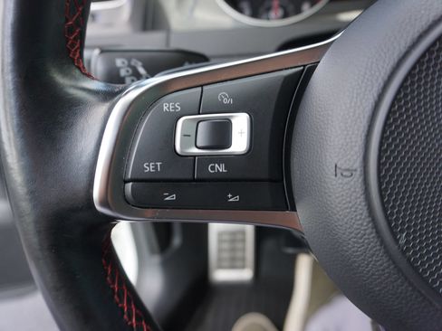 Used 2017 Volkswagen GTI SE FWD image 32