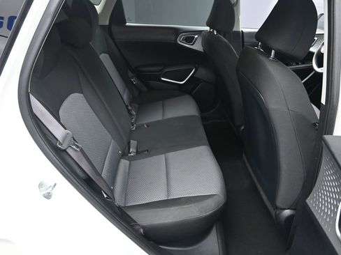 Used 2023 Kia Soul LX w/ LX Technology Package FWD image 32