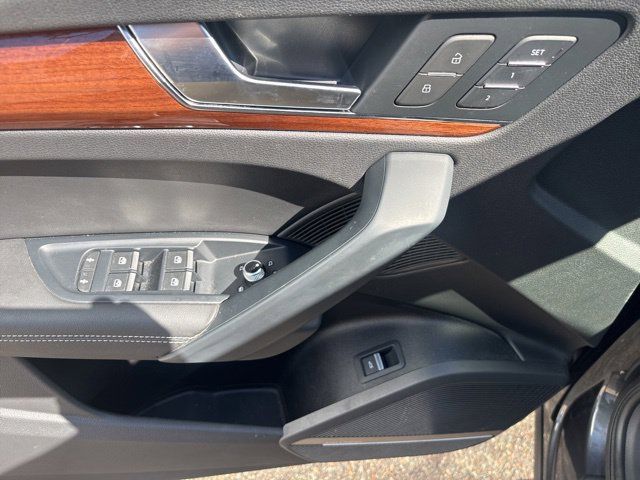 Used 2021 Audi Q5 Prestige AWD/4WD image 11