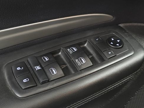 Used 2019 Dodge Durango SXT image 22