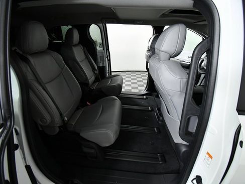 New 2026 Toyota Sienna XLE image 23