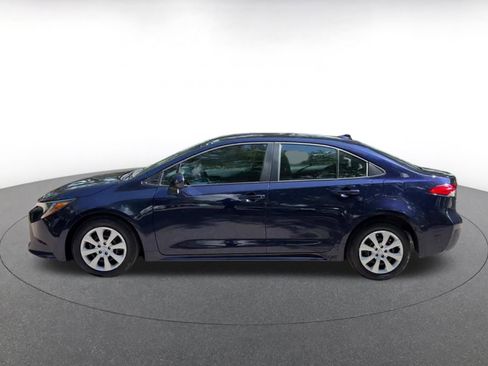 Used 2025 Toyota Corolla LE FWD image 9