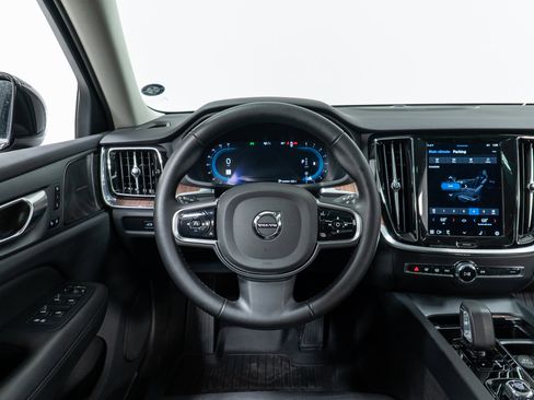 Used 2024 Volvo V60 B5 Cross Country Plus image 17