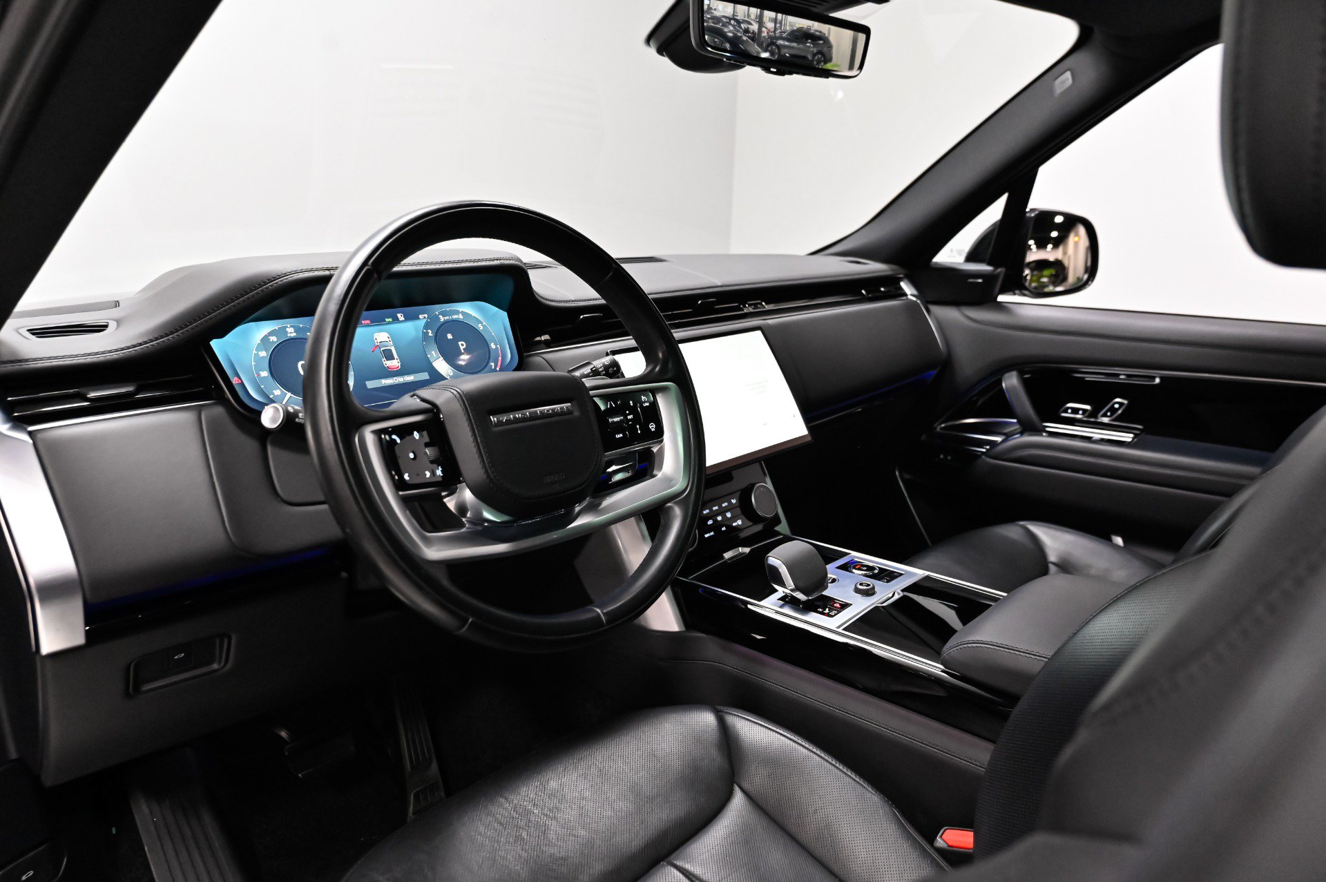 Used 2023 Land Rover Range Rover SE AWD/4WD image 8