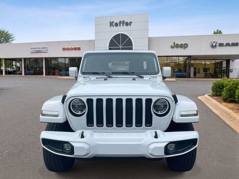 Used 2022 Jeep Wrangler Unlimited Sahara AWD/4WD image 3