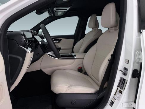 Certified 2026 Mercedes-Benz GLC 300 image 5